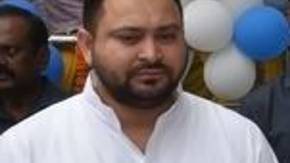 दस महीने का वनवास खत्म: सिंगापुर से पटना लौटीं रोहिणी आचार्य, एयरपोर्ट पर लालू-राबड़ी को देख छलक पड़े आंसू
