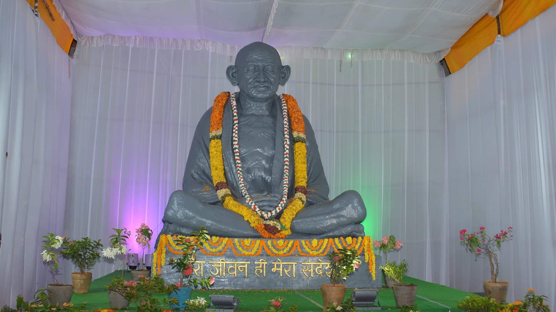 महात्मा गांधी की 157वीं जयंती: राजघाट पर श्रद्धांजलि से लेकर बाजार बंद तक, जानें आज देश में क्या खुला और क्या बंद