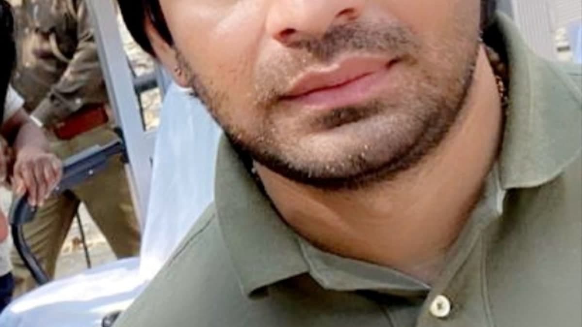 रियलिटी शो 'राइज एंड फॉल 2' में तेज प्रताप यादव का जलवा: गोद में बैठकर सारा गुरपाल ने किया डांस, स्वरा भास्कर भी रह गईं दंग