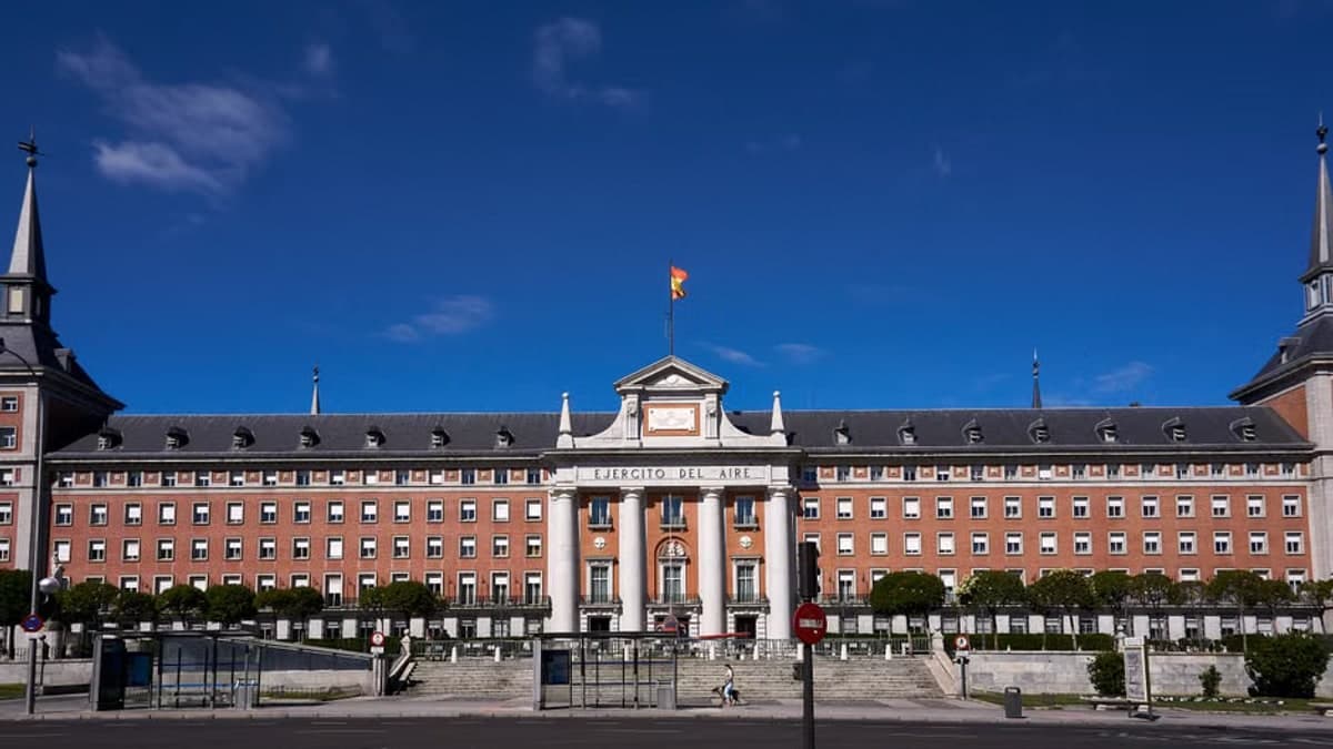 Spanish PM Sánchez Calls Snap Election for November Amid Housing Crisis