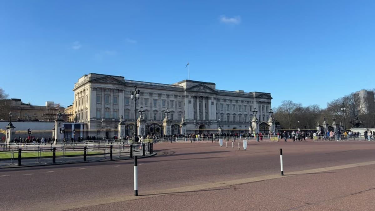 British Royal Family Navigates Modernization Amid Institutional Shifts
