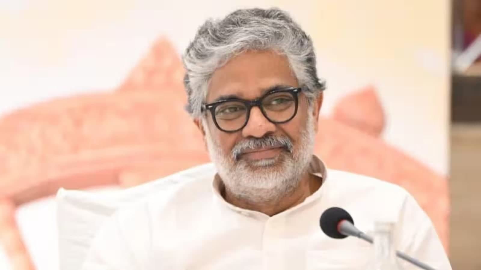 नीरज शेखर का सियासी सफर: बलिया के बाबू साहब का टिकट कटने से लेकर राज्यसभा की राजनीति तक के मायने
