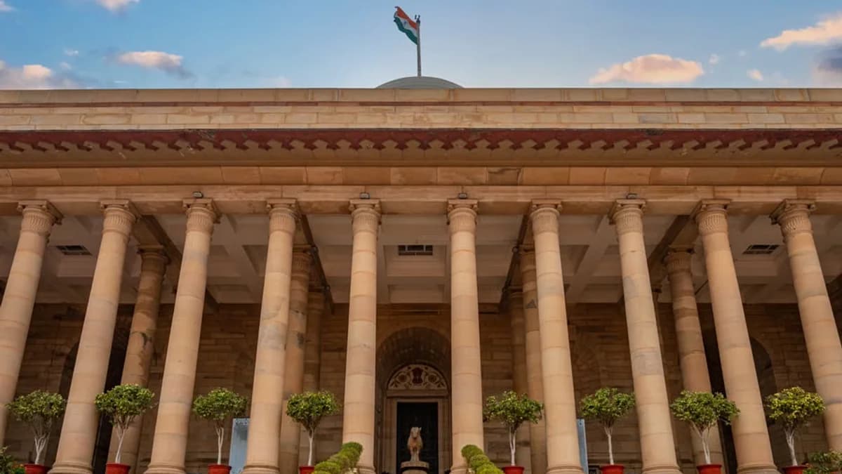 वायरल वीडियो: दिल्ली में मुख्य चुनाव आयुक्त के खिलाफ विपक्ष का प्रदर्शन, राहुल गांधी बोले- 'हम उन्हें ध्वस्त करने जा रहे हैं'
