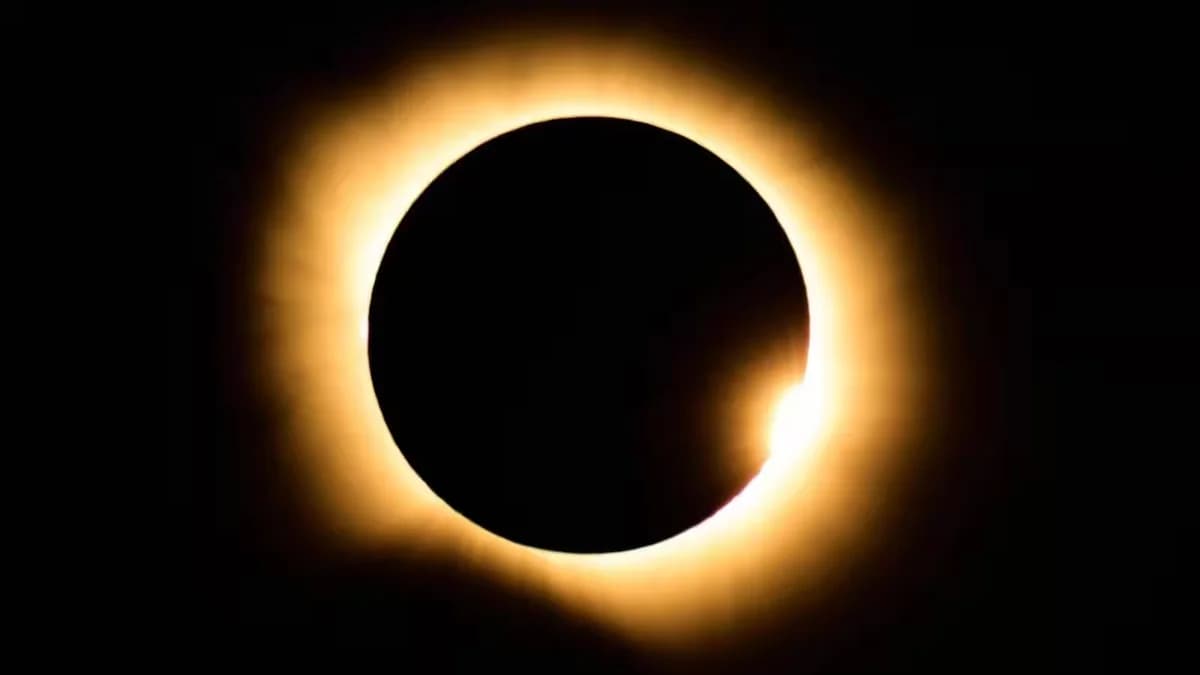 सूर्य: रक्षा क्षेत्र में आईएनएस सूर्य का पदार्पण से लेकर पीएम सूर्य घर योजना और खगोलीय घटनाओं तक का व्यापक विश्लेषण