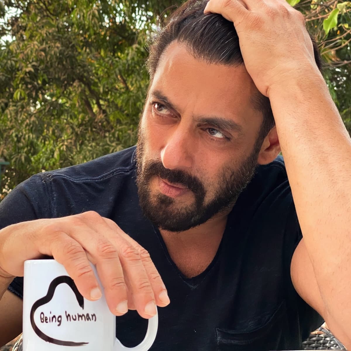 सोशल मीडिया पर सलमान और मिनी माथुर के बीच की इस अनबन का यह किस्सा तेजी से वायरल हो रहा है।