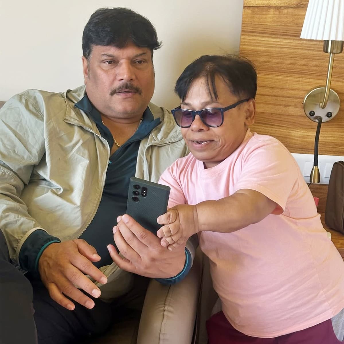 बहुत कम लोग जानते हैं कि इंडस्ट्री में अपनी जगह बनाने के लिए केके गोस्वामी को सालों तक रिजेक्शन का सामना करना पड़ा।