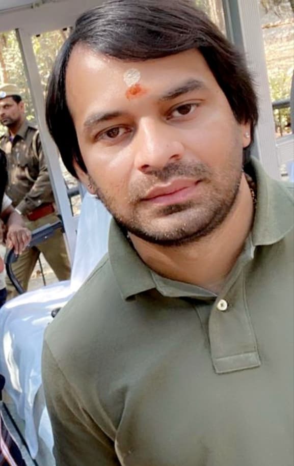 वीडियो: 'मैं बजरंग बली, आप राम बनना', जब सियासी दिग्गजों की अनोखी जोड़ी ने सोशल मीडिया पर काटा गदर