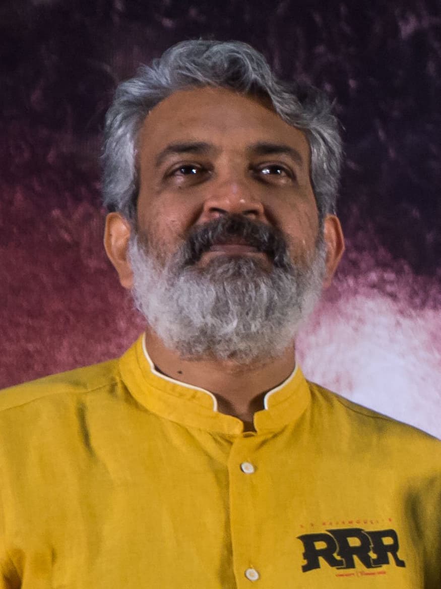 साउथ का 'मसाला' फॉर्मूला फेल या बॉलीवुड का दमदार कमबैक? जानिए क्या है सिनेमाघरों का नया हाल