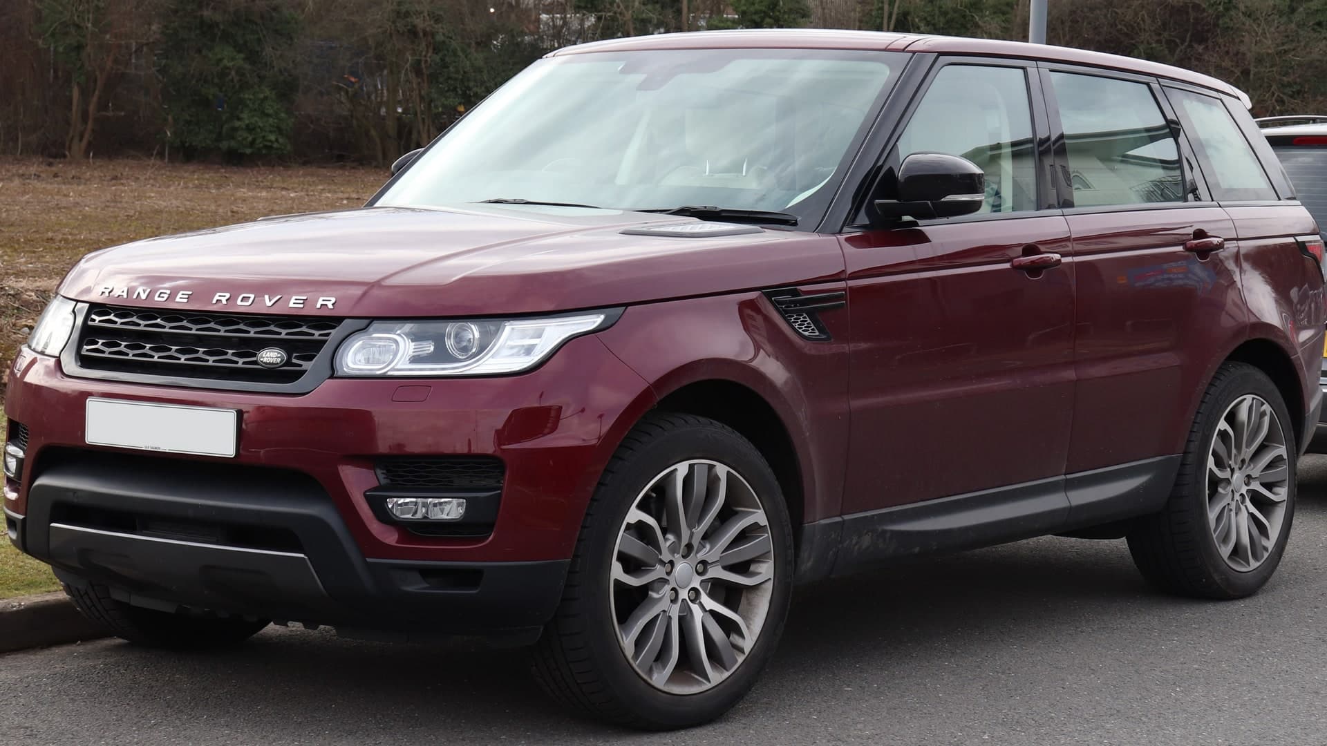 Range Rover Sport Electric Revealed With 609 Km Range And Bookings Open in India