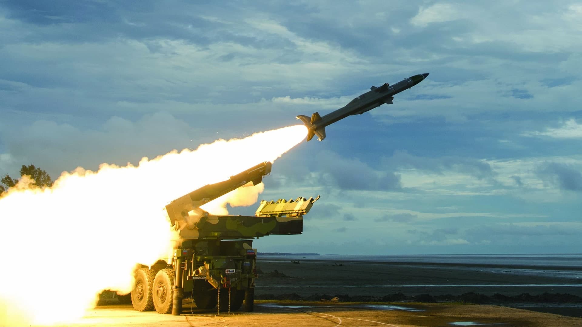 Global Demand for Indian Defense Tech: Brahmos and Akash Missiles Lead Export Surge