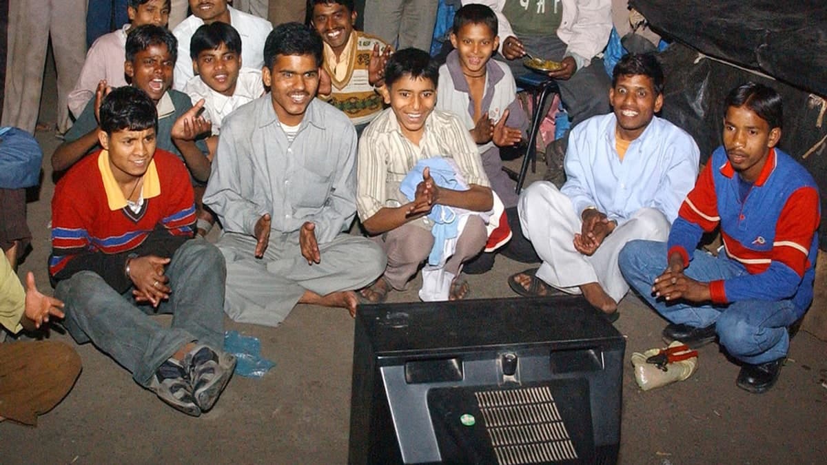 डिजिटल स्क्रीन पर महामुकाबला: भारत-पाकिस्तान फाइनल और क्रिकेट लाइव टीवी का बढ़ता बुखार