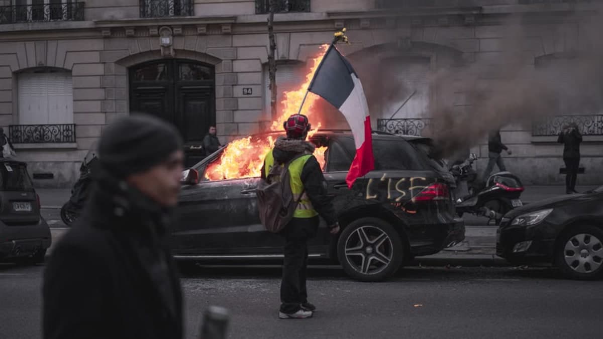 Mass School Closures and Student Protests Sweep Across France Amid Reforms