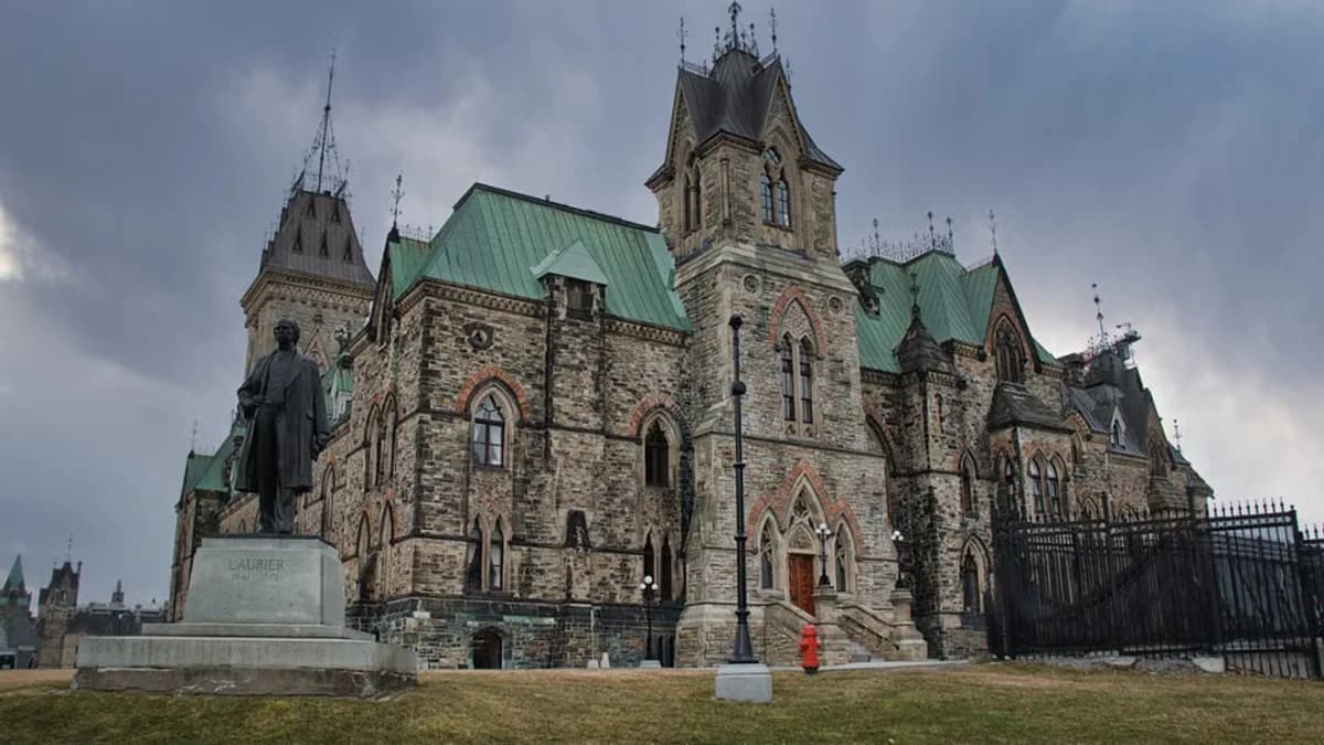 Quebec Political Landscape Shifts as Parties Gear Up for High-Stakes Electoral Battle