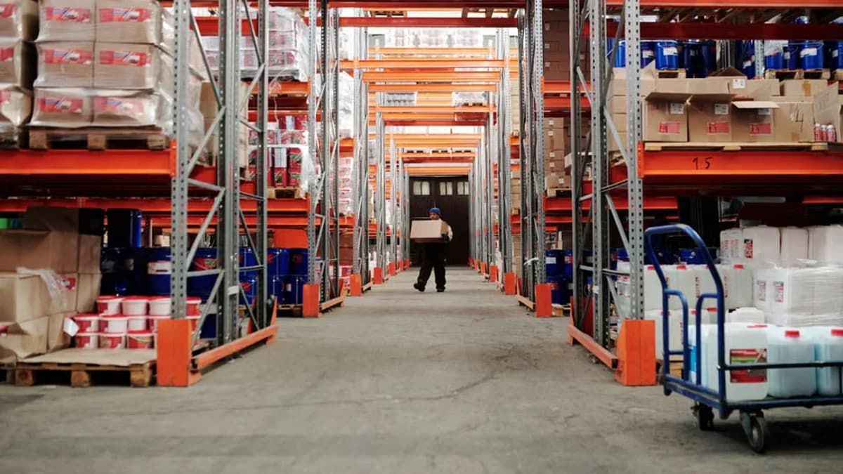 Amazon Canada Expands Logistics Infrastructure to Meet Surge in E-Commerce Demand