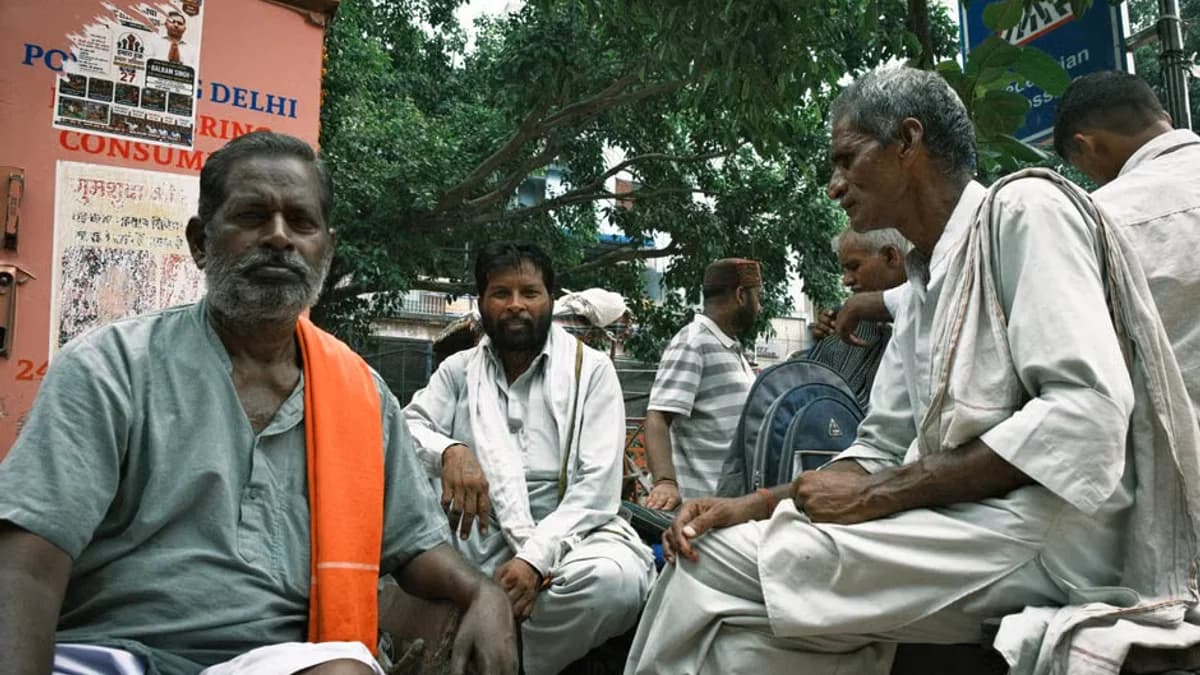 (Video) Rahul and Priyanka Gandhi spotted inside Akashvani Bhawan during detention in INDIA bloc march to ECI