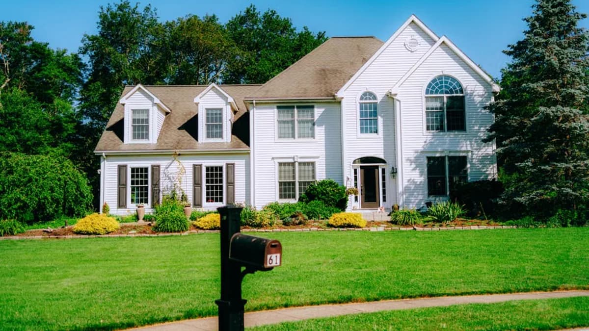 US Mortgage Rates Stabilize as Federal Reserve Signals Steady Monetary Policy