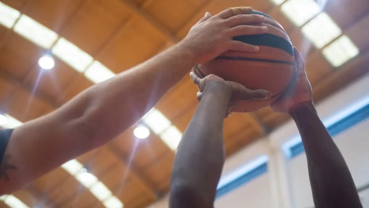 Knicks and 76ers Deliver Thrilling Playoff-Intensity Matchup in Eastern Conference Showdown