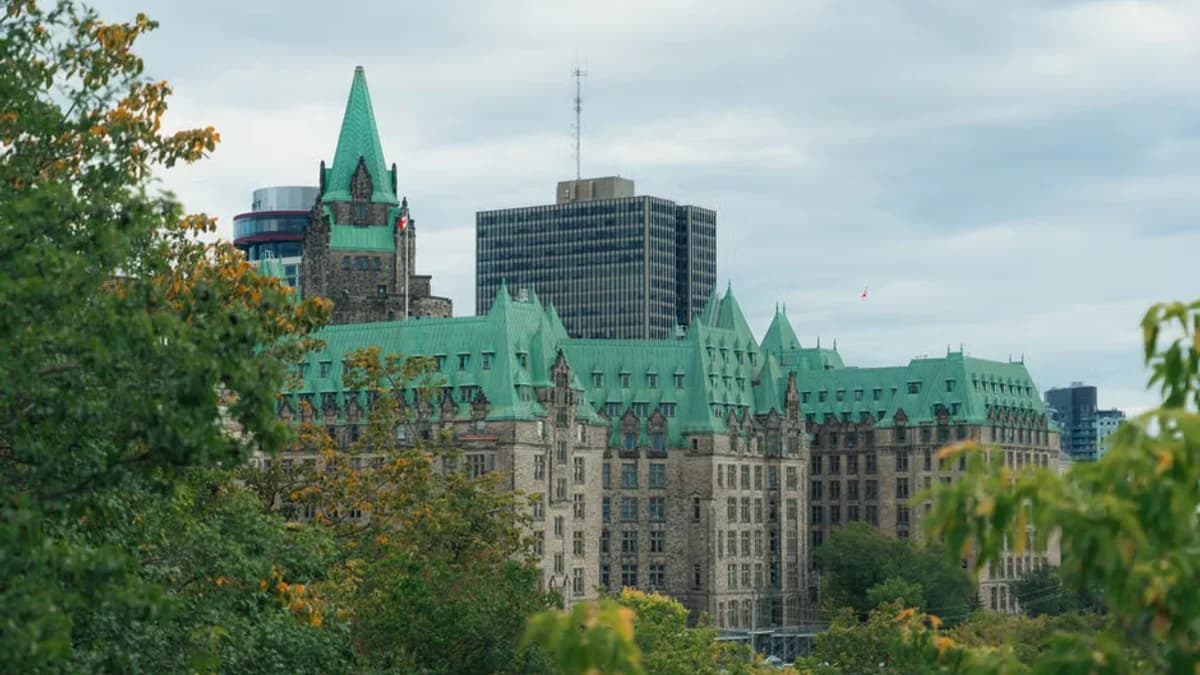 Québec Election Results Spark Intense Political Debates Over Regional Governance and Economy