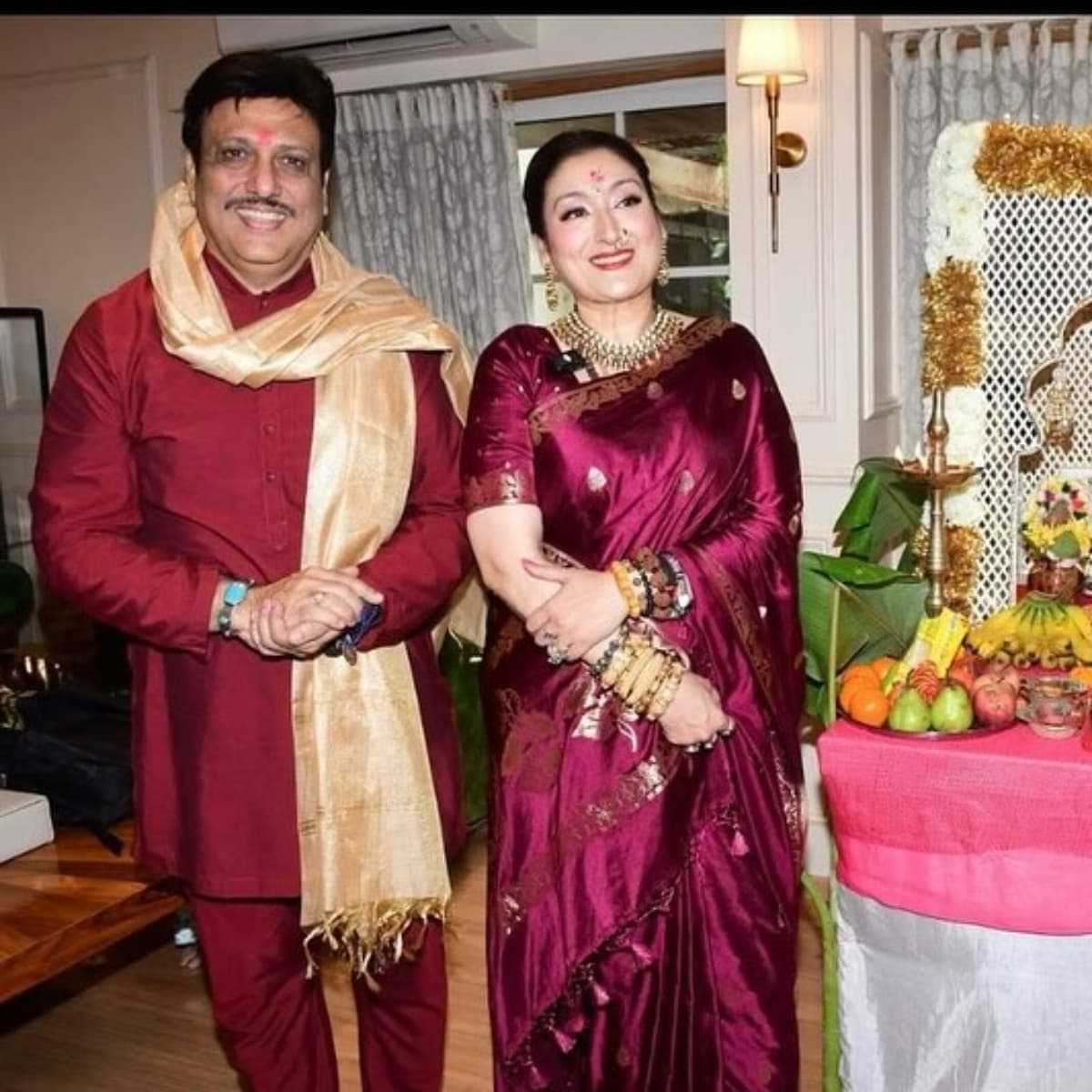 राखी सावंत ने हाल ही में पैपराजी के सामने गोविंदा की रूमर्ड गर्लफ्रेंड कोमल रानी स्वर्णकर पर अपनी भड़ास निकाली।