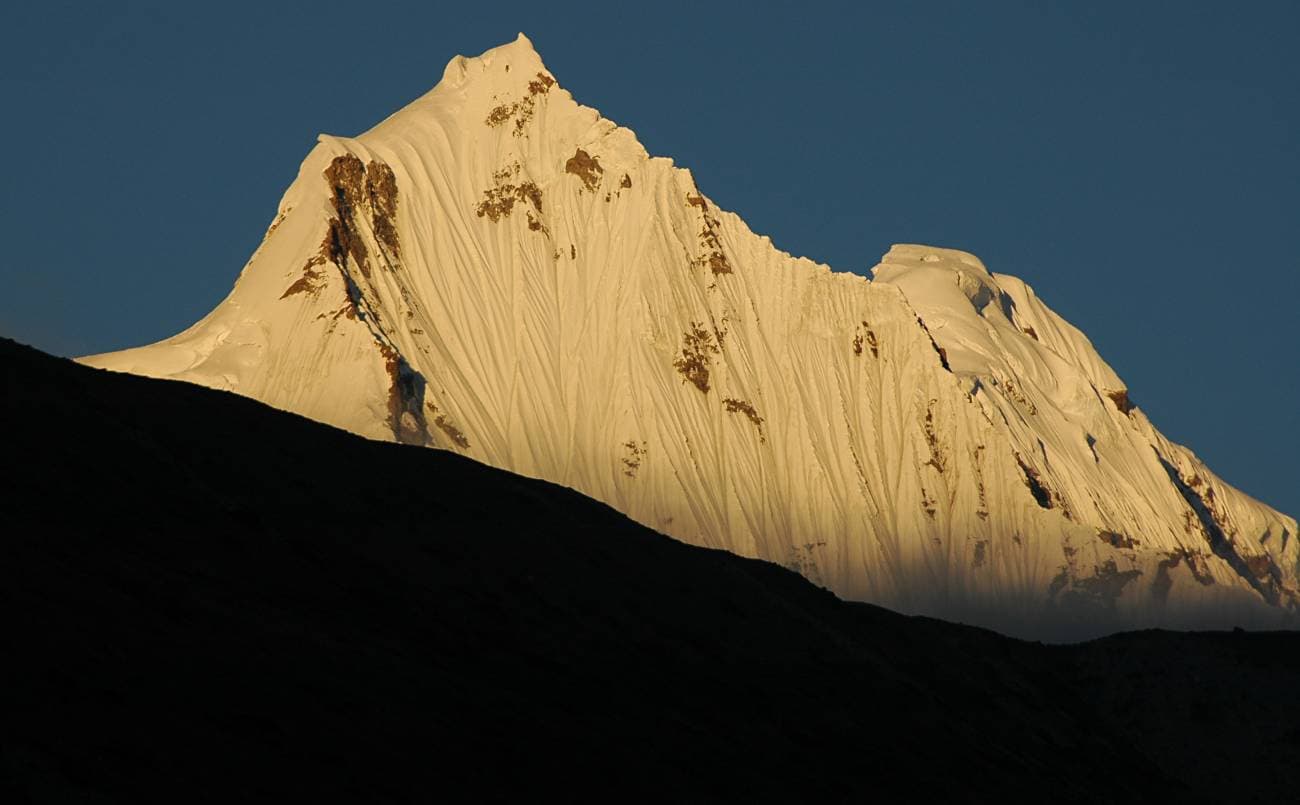 पहाड़ों पर कुदरत का तांडव: सिक्किम में भारी बारिश के बाद भयानक लैंडस्लाइड, वीडियो देख कांप जाएगी रूह