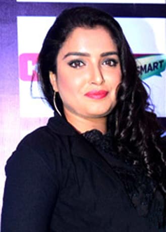 Amrapali Dubey Breaks Silence on Relationship Rumors with Nirahua, Says He Asks Me to Get Married