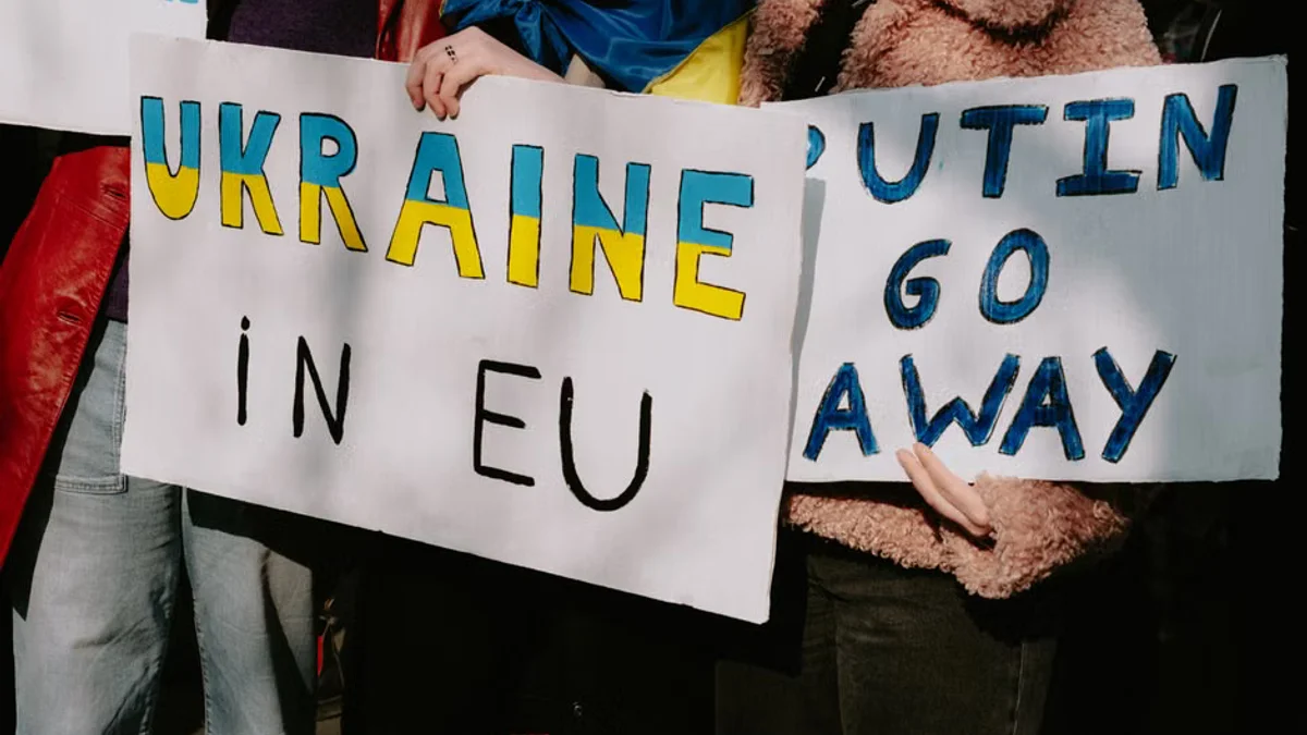 Zelenskiy Warns of Imminent Massive Russian Offensive as Intelligence Points to Escalation