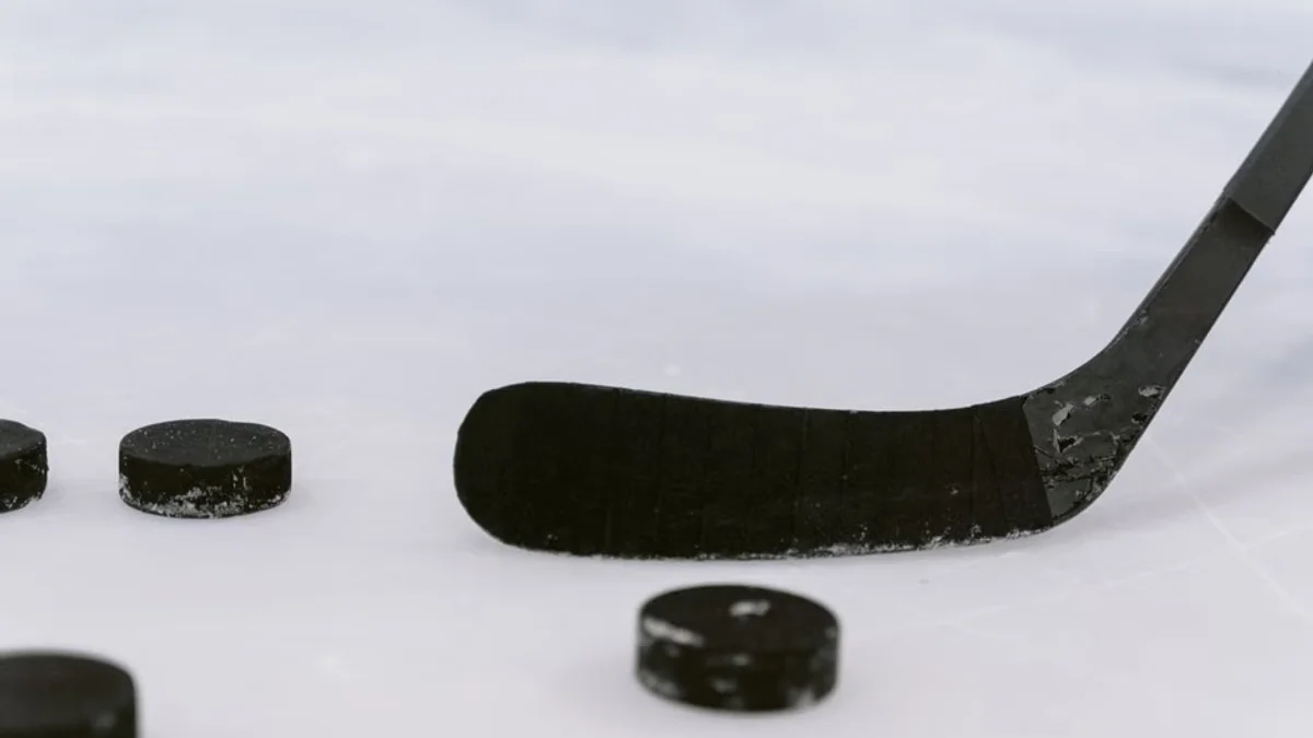 NSH@TOR: Stolarz with a great save against Steven Stamkos