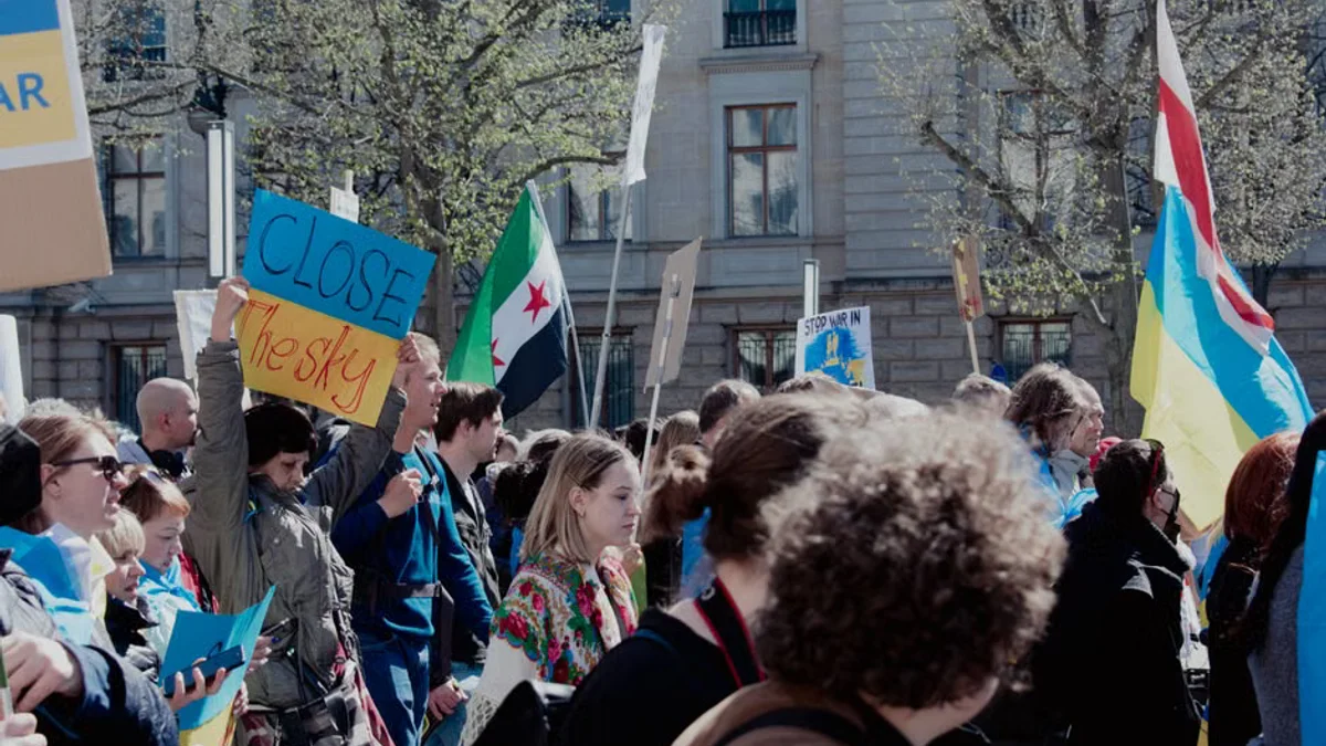 France Closes Nearly 900 Schools Amid Violent Nationwide Education Protests