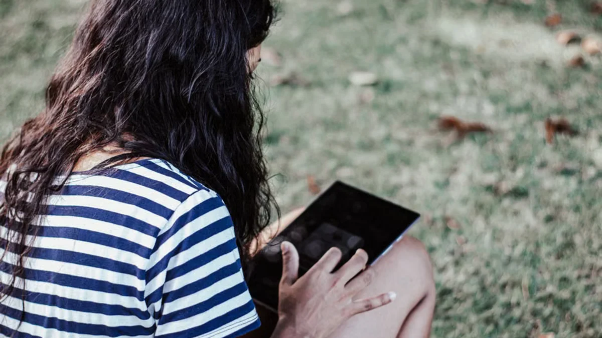 Amazon's New Aluminum Kindle Sparks Backlash Over Missing Hardware Feature