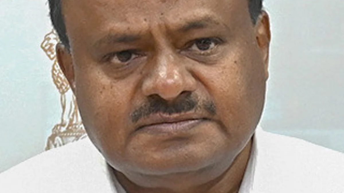 कर्नाटक की राजनीति में भूचाल, सिद्धारमैया के इस्तीफे के पीछे डीके शिवकुमार के कथित स्टिंग का दावा