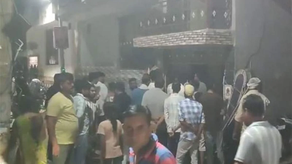 Video: Shocking Attack! Seven People Trapped as Bike-Borne Suspects Set House on Fire, Tenant Jumps from Second Floor to Save Kids