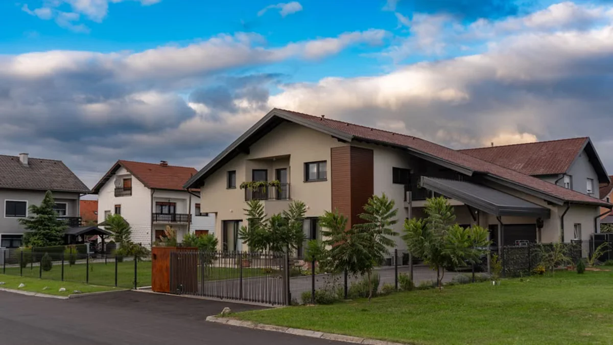 US 30-Year Mortgage Rates Climb to Highest Level in Nearly Three Years
