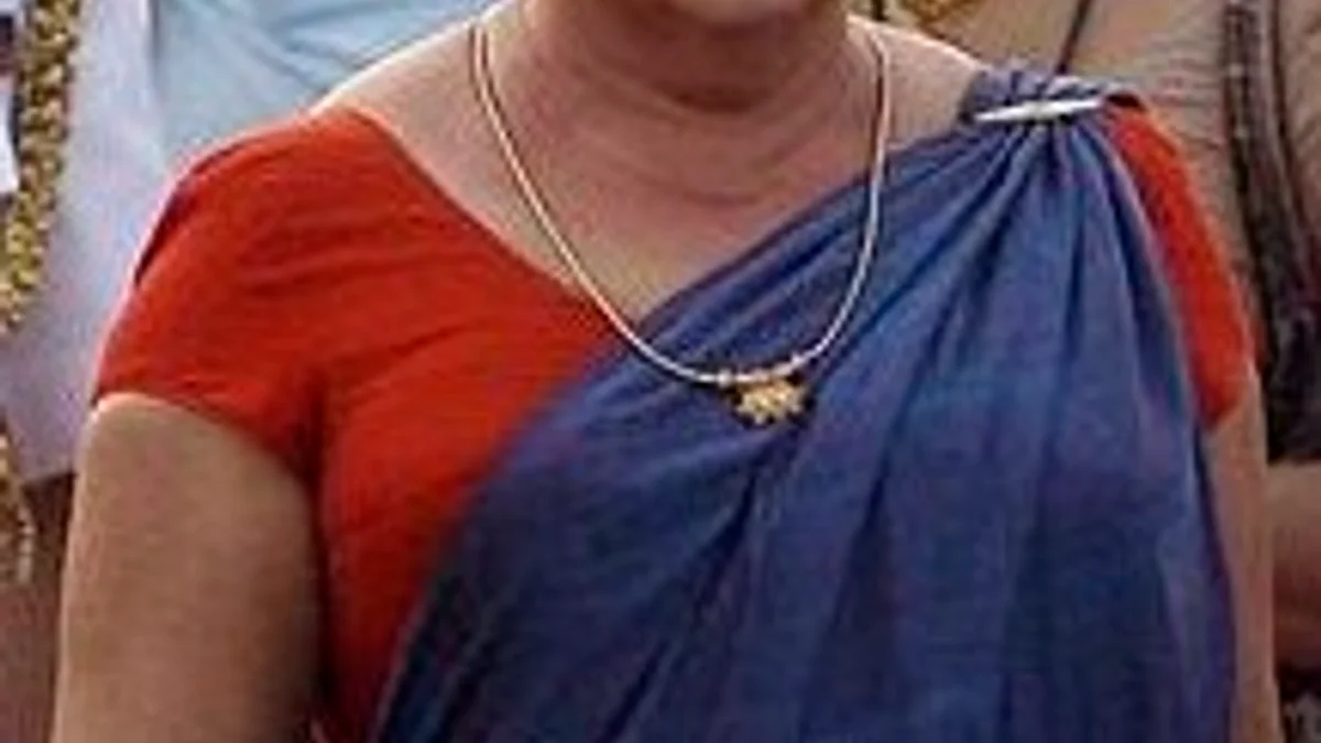 श्रीलंका में बड़ा एक्शन: पूर्व राष्ट्रपति की पत्नी शिरांति राजपक्षे 1 करोड़ के फंड घोटाले में गिरफ्तार