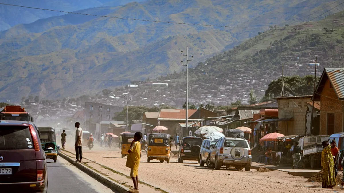 Eritrean troops drive through northern Ethiopian town, witnesses say