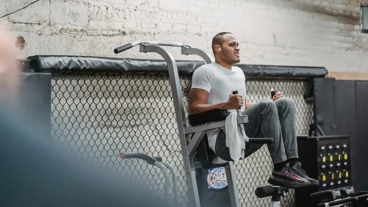 Bench Giancarlo Stanton? Boone Weighs Tough Choice for Yankees’ Survival