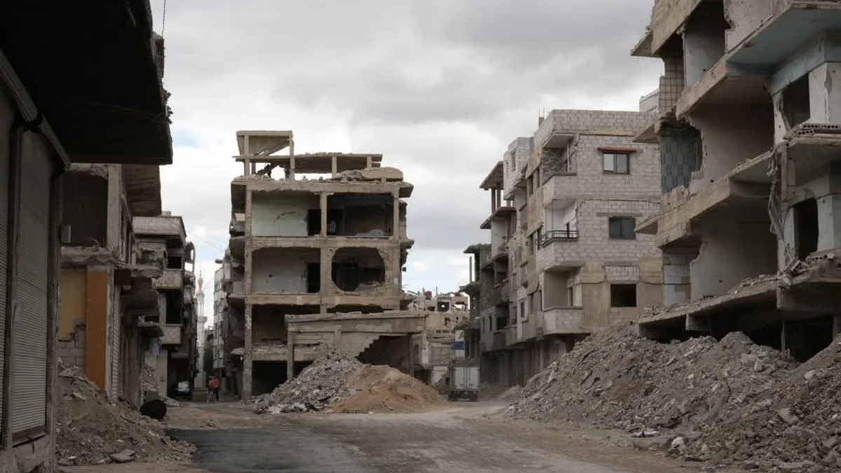 Escalating Conflict: Russian Strikes Claim 25 Lives in Major Ukrainian Offensive