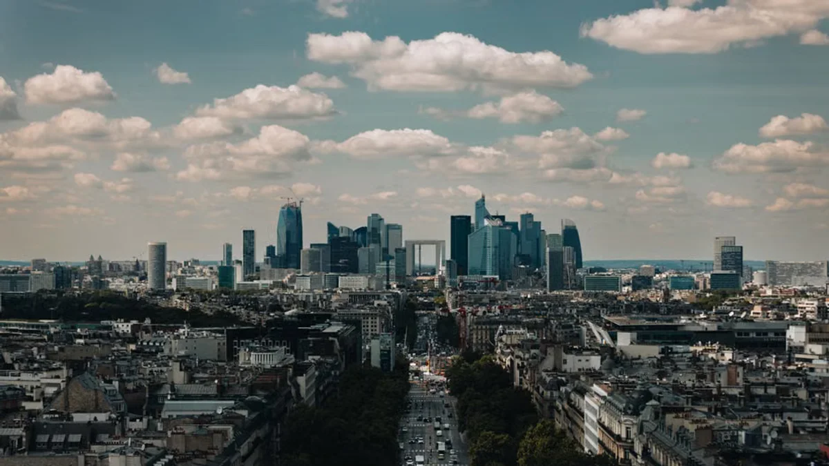 France Faces Looming Debt Crisis As Fiscal Pressures Mount in Eurozone