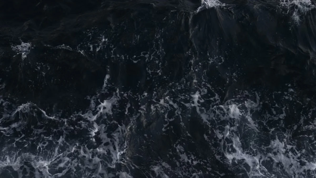 Josh Hartnett Battles Deep-Sea Horror in Netflix’s Newfoundland Thriller 'Below'