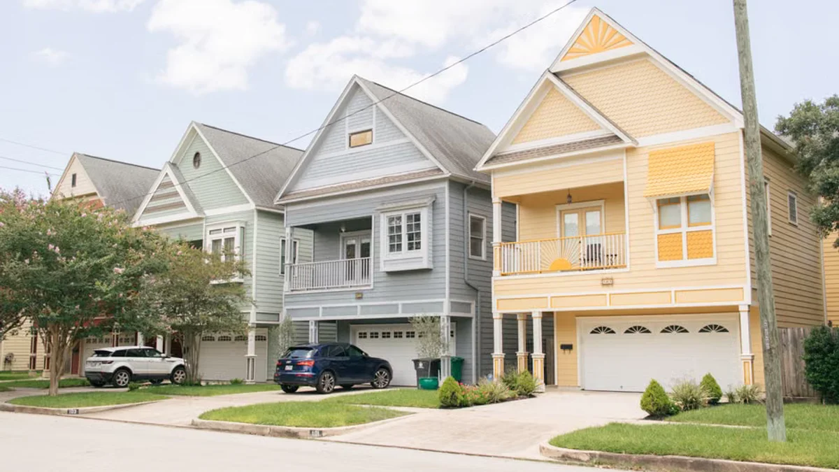 US Mortgage Rates Climb for Seventh Consecutive Week, Pinching Buyers