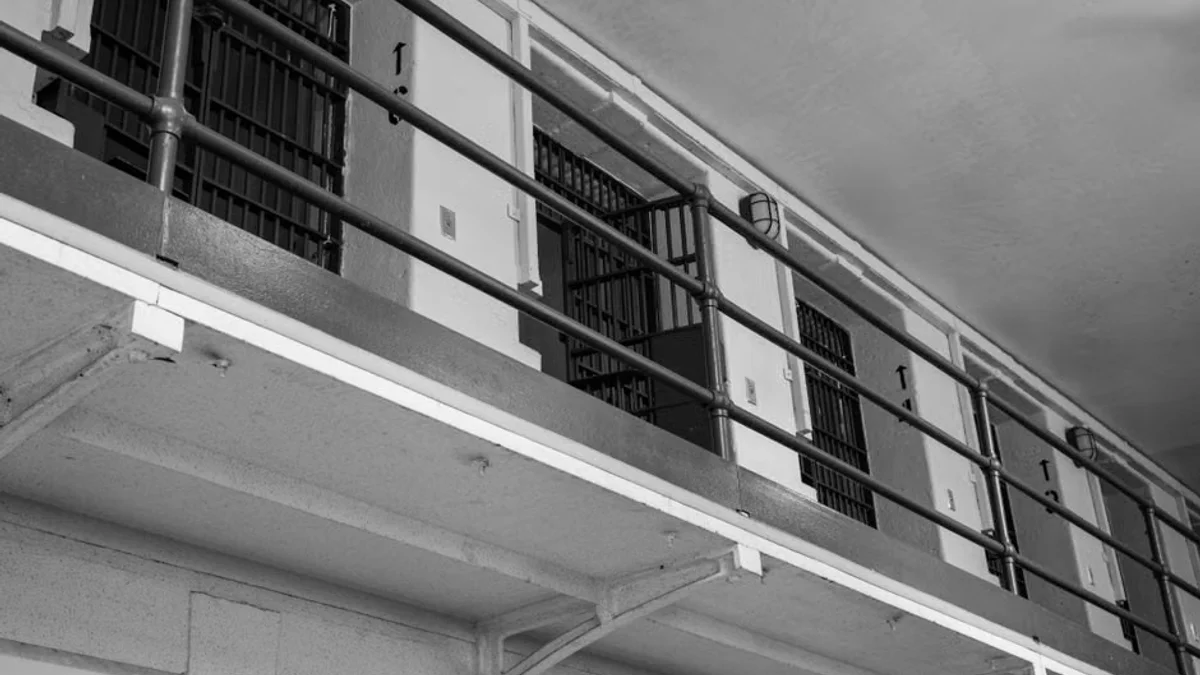 ICE has quietly used this warehouse as a detention facility all summer, neighbors say