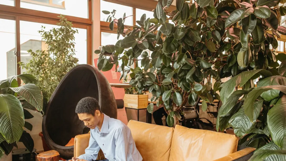 Viral Website Recreates Elizabeth Holmes’ Infamous Theranos Office With Surreal Detail