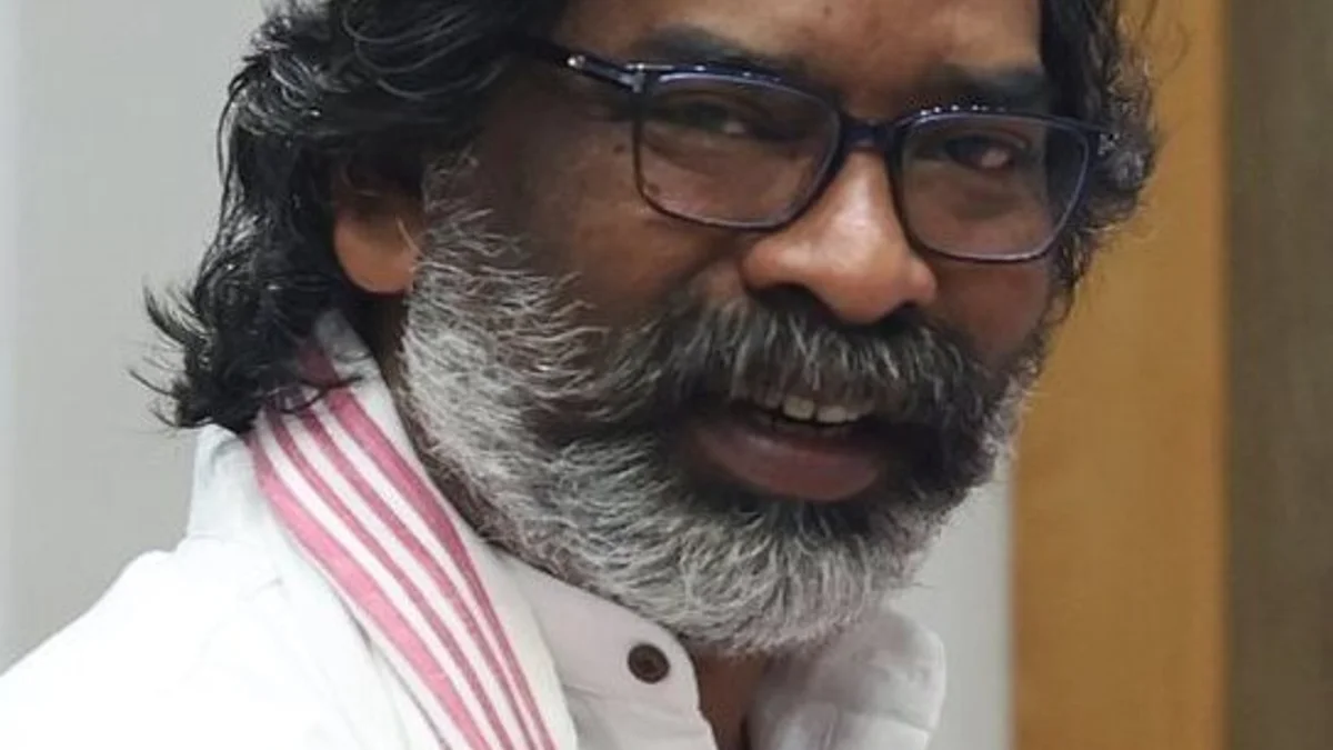 वीडियो: खेत में बकरी चरा रही आदिवासी महिला को थाने में टांगकर पीटने और अभद्रता का आरोप, सीएम सोरेन ने दिए जांच के आदेश