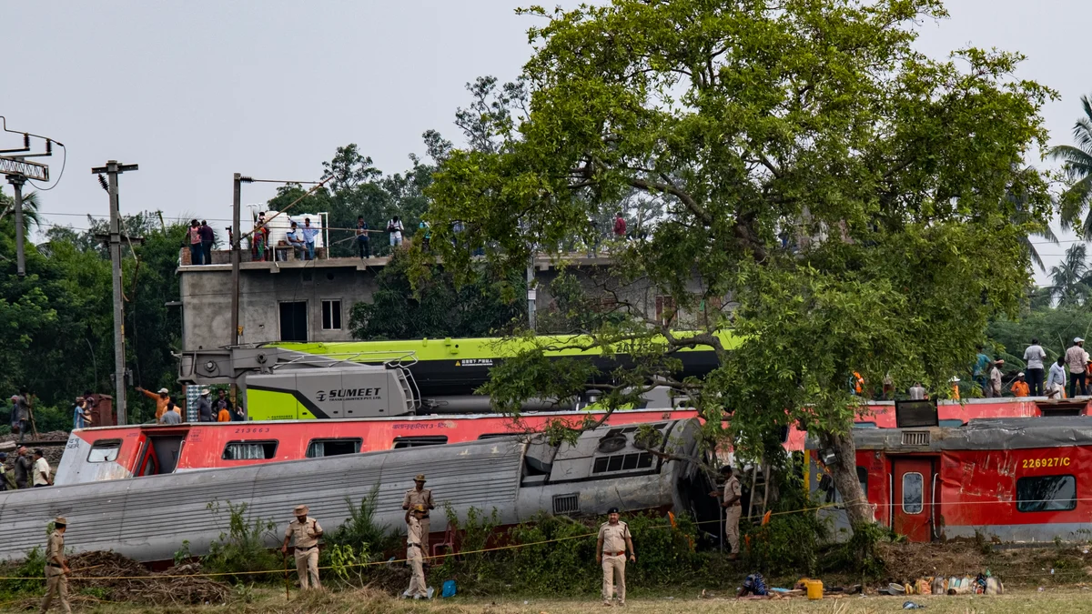 कानपुर से मैहर दर्शन करने जा रहे श्रद्धालुओं की गाड़ी नदी में गिरी, दर्दनाक हादसे में दो की मौत और चार घायल