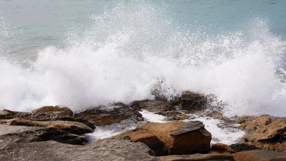Hurricane Simon Slams Mexico's Pacific Coast, Triggering Evacuations