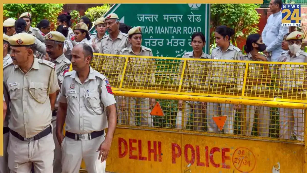 वीडियो: 'गांधी' लुक में दौड़ से लेकर पुलिस की हिरासत से चूहे की तरह भागने तक, CJP प्रोटेस्ट के सबसे मजेदार वायरल वीडियो