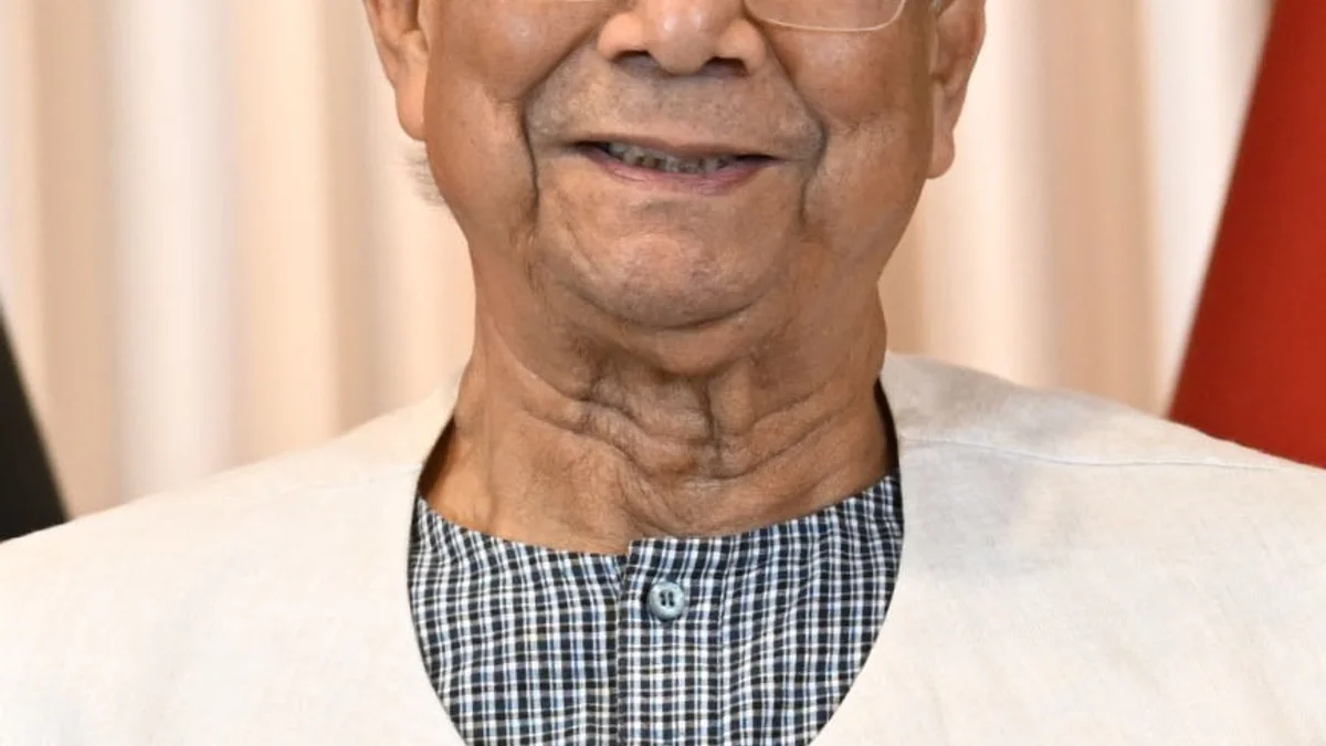 वीडियो: एयरपोर्ट पर नोबेल विजेता को भीड़ ने घेरा, 'आतंकवादी' कहकर मचाया हंगामा, वीडियो हुआ वायरल