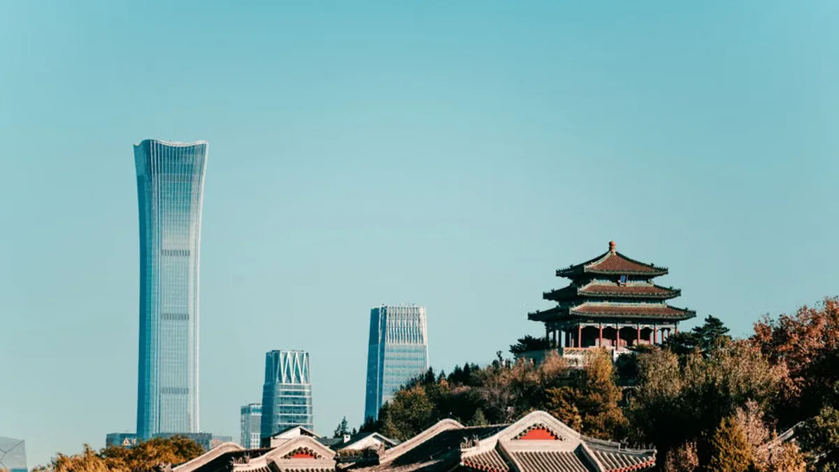 Huang Qifan Insights Spark Global Debate on Chinese Economic Structural Reform