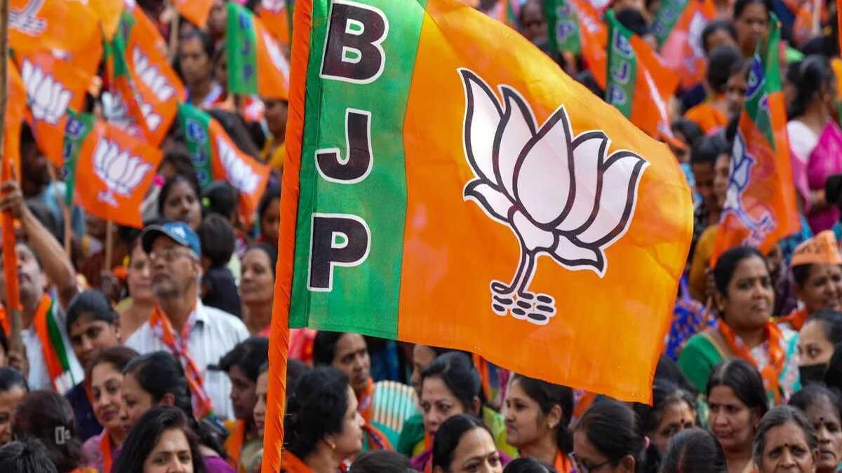 BJP Prepares Mega Plan for 142 Seats in UP Amid Opposition Protests in Delhi