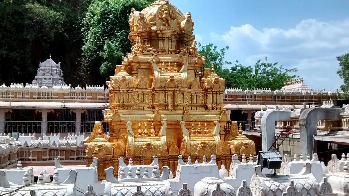 भारत में मौजूद है दुनिया का सबसे ऊंचा दुर्गा मंदिर, 11 मंजिला इमारत जितनी है ऊंचाई और 100 साल पुराना है इतिहास