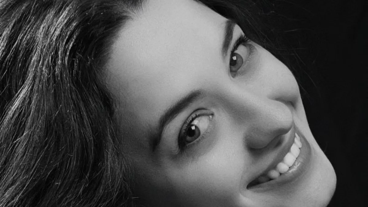 Actress Anne Hathaway announces plans to step back from career